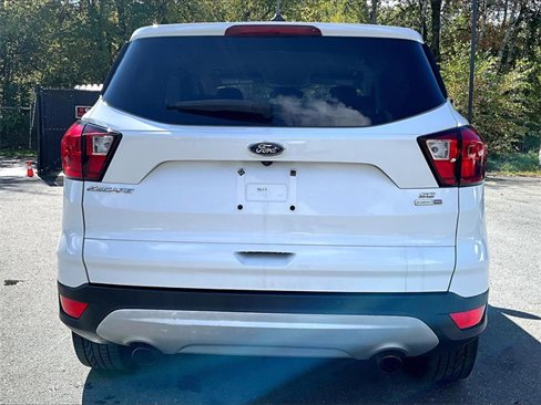 Used 2019 Ford Escape SE image 5
