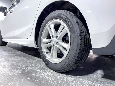 Used 2017 Chevrolet Cruze LT w/ Sun And Sound Package image 10