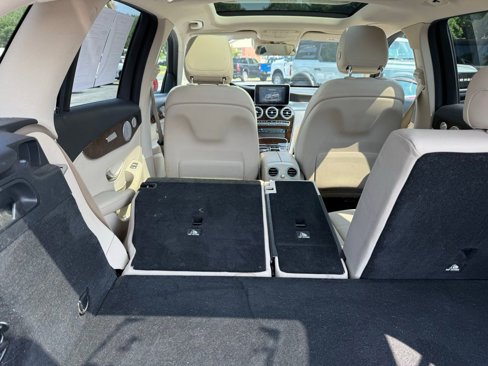 Used 2019 Mercedes-Benz GLC 300 4MATIC image 29