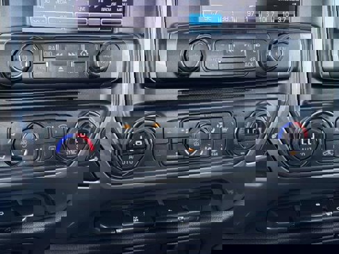 Used 2018 Chevrolet Silverado 1500 LT w/ All Star Edition image 23