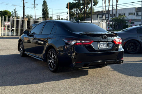 Used 2021 Toyota Camry SE image 7