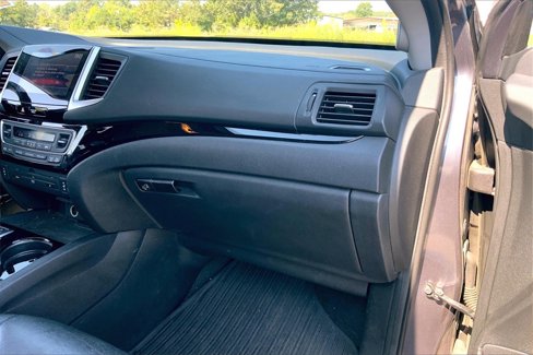 Used 2017 Honda Pilot Touring image 17