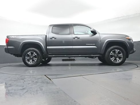 Certified 2017 Toyota Tacoma TRD Sport image 38