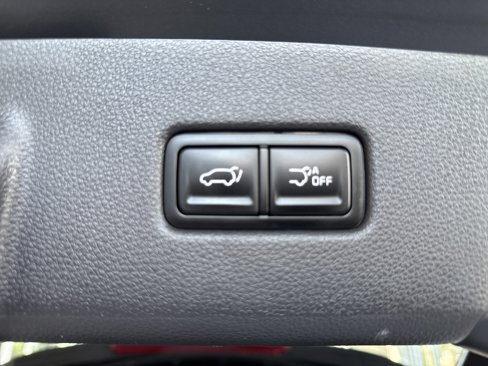 Used 2022 Kia Carnival EX image 14