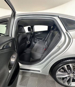 Used 2021 Chevrolet Malibu LT image 8