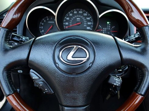 Used 2005 Lexus SC 430 Convertible image 32