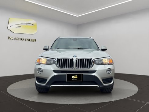 Used 2017 BMW X3 xDrive28i image 2