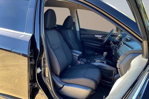 Used 2018 Nissan Rogue SV image 7