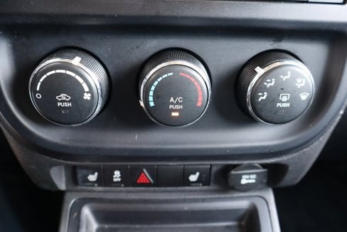 Used 2016 Jeep Patriot Latitude image 16