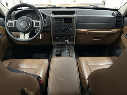 Used 2012 Jeep Liberty Limited image 23