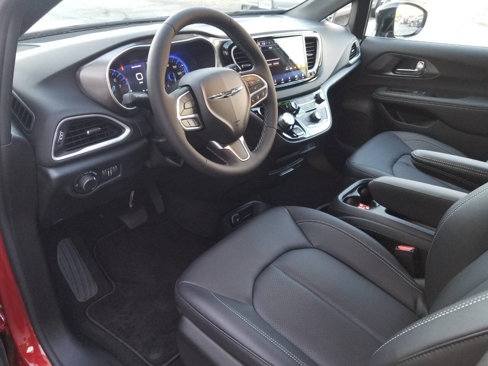 New 2026 Chrysler Voyager LX image 8