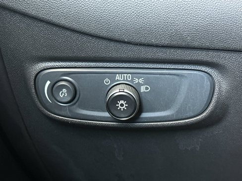 Used 2024 Chevrolet Equinox LT image 31