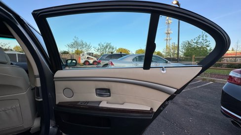 Used 2006 BMW 750Li image 21
