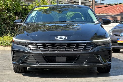 Used 2025 Hyundai Elantra SEL image 9
