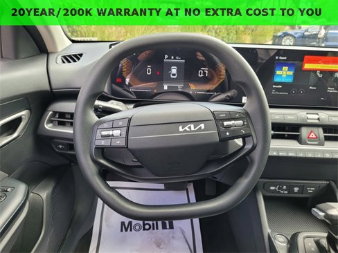 New 2025 Kia K4 LX image 12