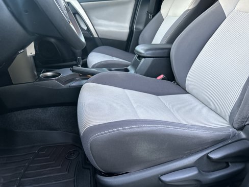 Used 2015 Toyota RAV4 XLE image 11