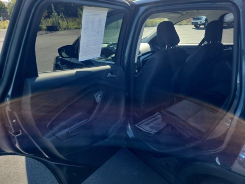 Used 2019 Ford Escape SE image 23