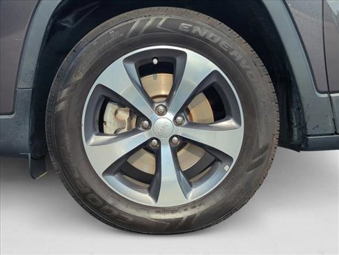 Used 2019 Jeep Cherokee Limited image 21