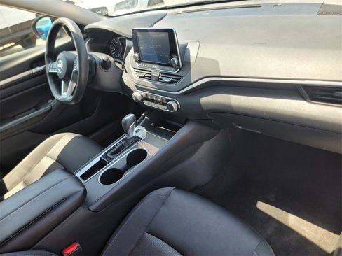 Used 2022 Nissan Altima 2.5 SV image 22