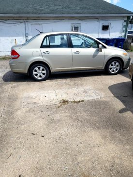 Used 2007 Nissan Versa S w/ Convenience Pkg image 2