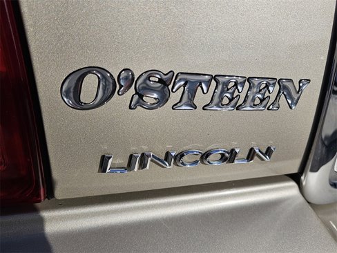 Used 2008 Lincoln Town Car Signature Limited image 12