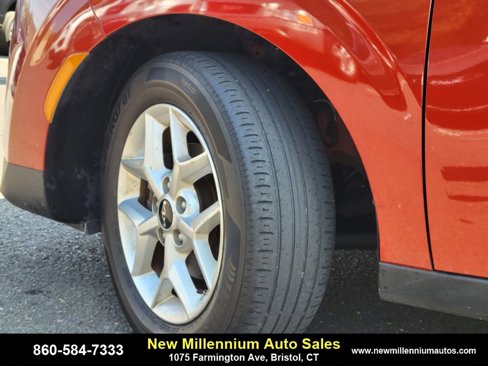 Used 2023 Kia Soul LX w/ LX Technology Package image 29