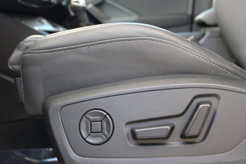 Certified 2025 Audi Q3 2.0T Premium w/ Convenience Package image 19