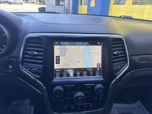 Used 2018 Jeep Grand Cherokee Overland image 17
