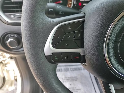 Used 2023 Jeep Renegade Latitude image 14