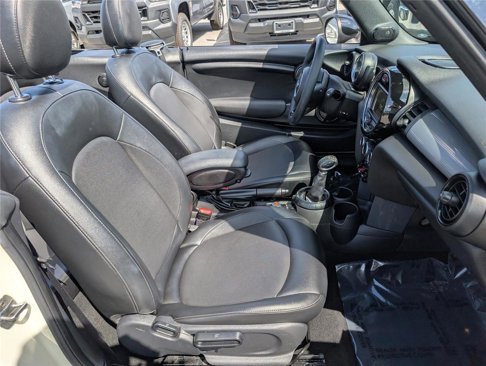Used 2016 MINI Cooper Convertible image 11