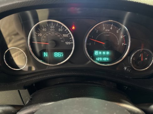 Used 2013 Jeep Wrangler Unlimited Sahara w/ Connectivity Group image 15