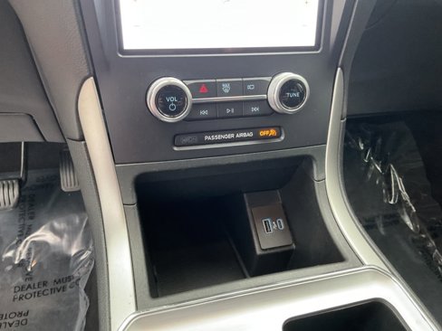 Used 2022 Ford Edge SEL image 17