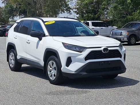 Used 2021 Toyota RAV4 LE image 31