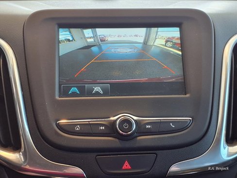 Used 2018 Chevrolet Equinox LT image 33