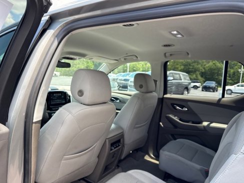 Used 2019 Chevrolet Traverse LT image 18