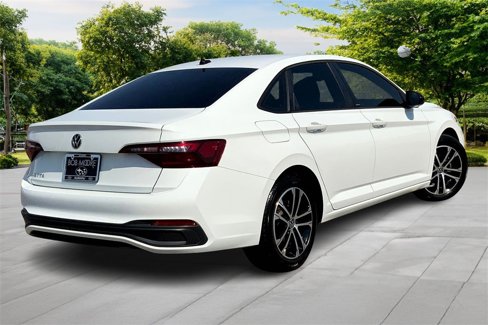 Used 2024 Volkswagen Jetta Sport image 6