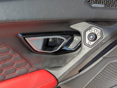 Used 2017 Lamborghini Huracan LP 610-4 image 25