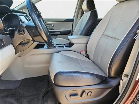 Used 2019 Kia Sedona EX image 16