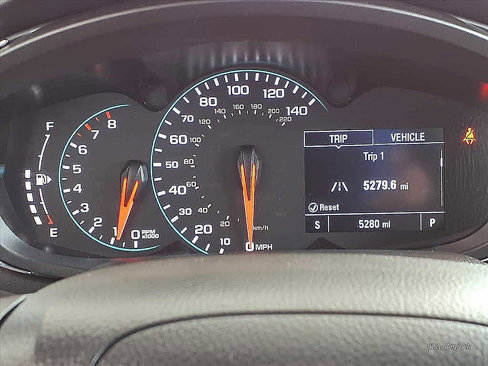 Used 2022 Chevrolet Trax LT w/ Sport Edition image 8