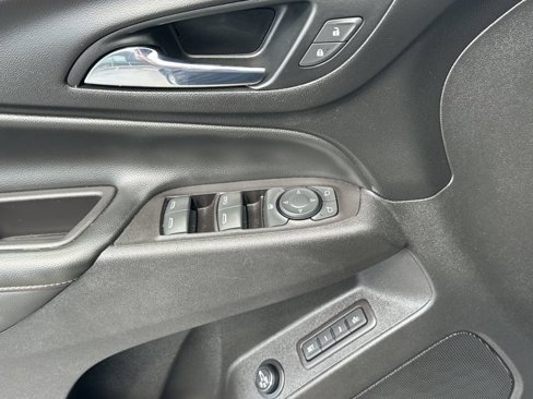 Used 2021 Chevrolet Equinox Premier w/ Redline Edition image 16