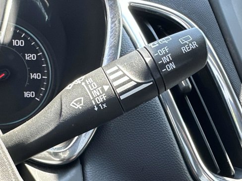 Used 2023 Chevrolet Equinox LT image 34