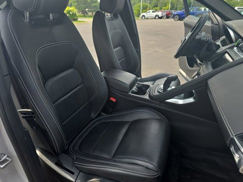 Used 2020 Jaguar E-PACE R-Dynamic S image 11