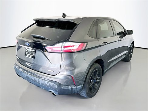 Used 2019 Ford Edge SE image 7