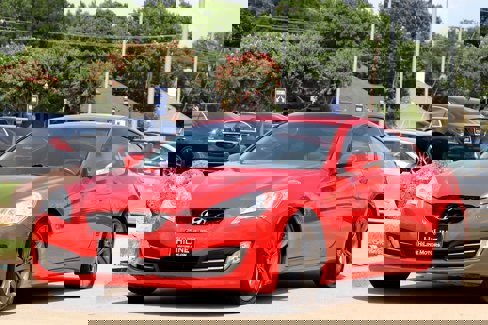 Used 2012 Hyundai Genesis 3.8 image 4