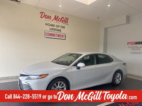 Certified 2023 Toyota Camry LE image 1