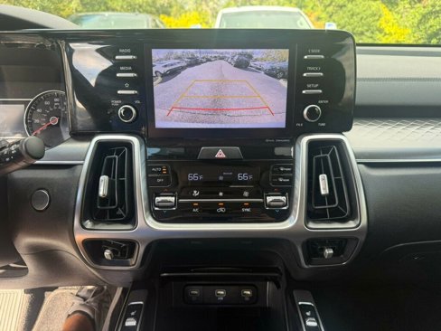 Used 2021 Kia Sorento S image 6