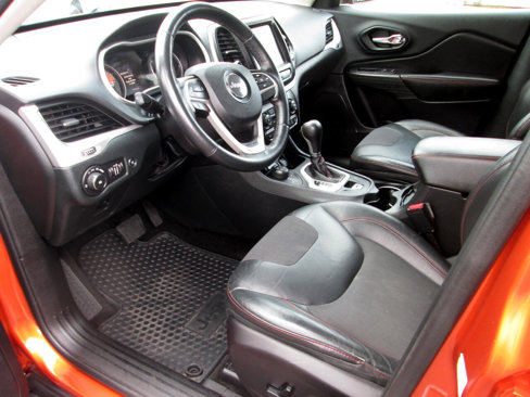 Used 2016 Jeep Cherokee Trailhawk w/ Comfort/Convenience Group image 3