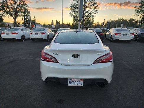 Used 2013 Hyundai Genesis 2.0T image 4