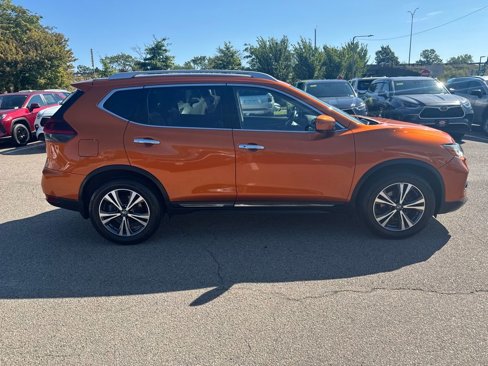 Used 2018 Nissan Rogue SL w/ Premium Package image 14