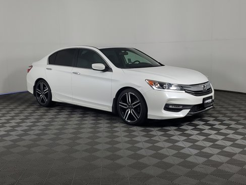 Used 2016 Honda Accord Sport image 2